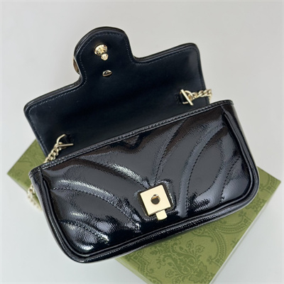 Gucci GG MARMONT  MINI BAG Patent Leather Black 476433