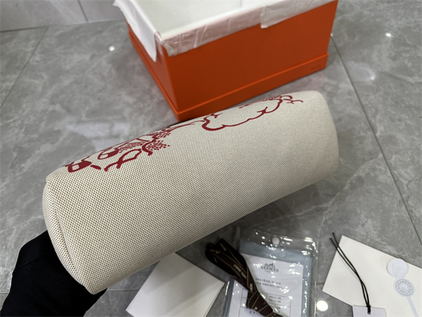 Her.mes Herbag 31 Canvas and Calfskin With Printing