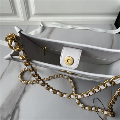 Chanel Hobo Chain Shoulder Bag Calfskin Gold Tone Metal White AS4532