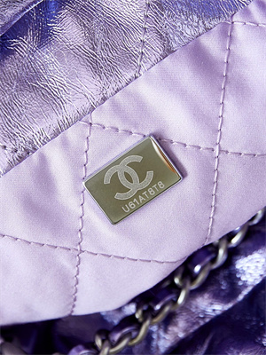 Chanel 22 Mini Handbag Metallic Calfskin Silver Tone Metal Purple AS3980