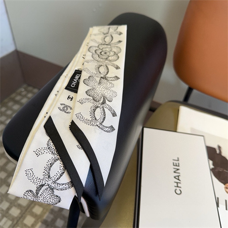 Chanel Twilly 100% Silk 32004