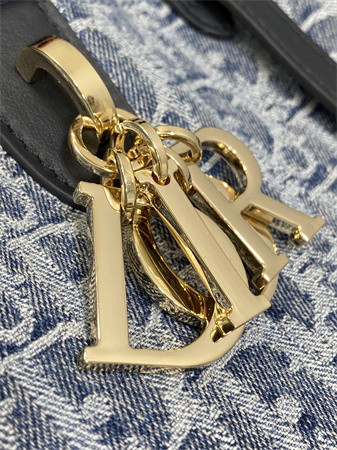 CD Medium Dior Toujours Bag Blue Denim Dior Oblique Jacquard
