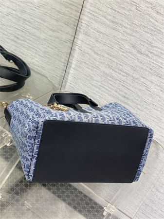 CD Medium Dior Toujours Bag Blue Denim Dior Oblique Jacquard