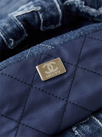 Cha.nel 22 Medium Handbag Dk Blue Denim Silver Tone Metal AS3261