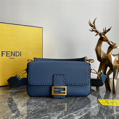 Fen.di BaguetteSelleria bag with 612 hand-sewn topstitches