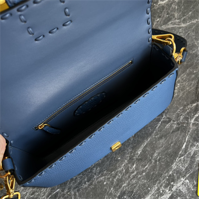 Fen.di BaguetteSelleria bag with 612 hand-sewn topstitches