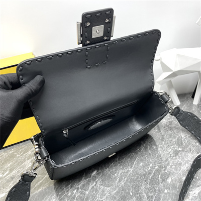 Fen.di BaguetteSelleria bag with 612 hand-sewn topstitches