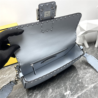 Fen.di BaguetteSelleria bag with 612 hand-sewn topstitches