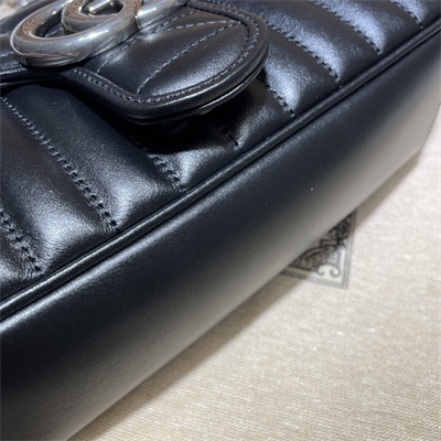 Gu.cci GG Marmont Medium Shoulder Bag Black 443497