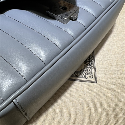 Gu.cci GG Marmont Medium Shoulder Bag Grey 443497