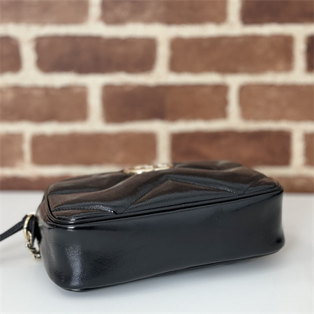Gu.cci GG MARMONT SMALL SHOULDER BAG Black quilted chevron patent leather 802448