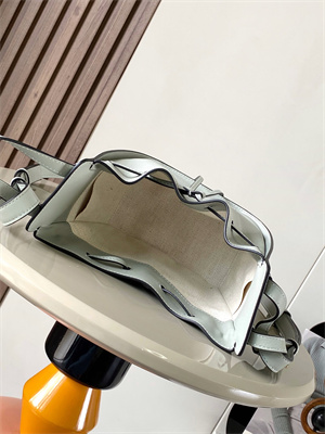 Mini Hammock drawstring in classic calfskin