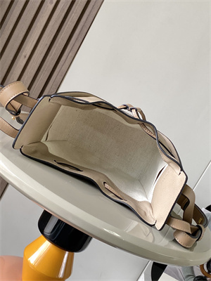 Mini Hammock drawstring in Soft Grained calfskin