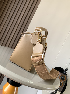 Loewe Small Puzzle Bag In Classic Calfskin