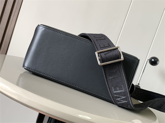 Loewe Small Puzzle Bag In Classic Calfskin