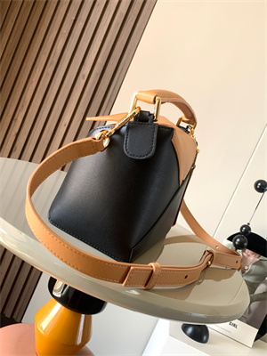 Loewe Small Puzzle Bag In Classic Calfskin