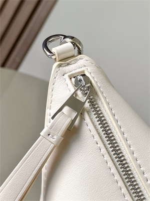 Loewe Puzzle Fold Pouch In Shinny Nappa Calfskin