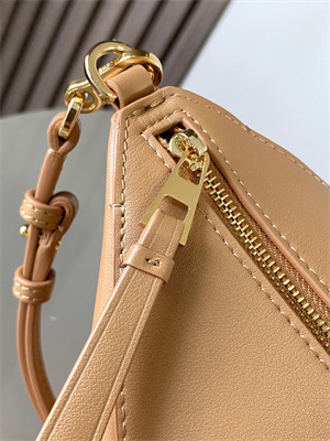 Loewe Puzzle Fold Pouch In Shinny Nappa Calfskin