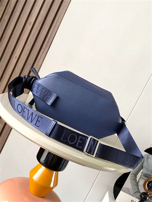 Loewe Convertible Sling in classic calfskin
