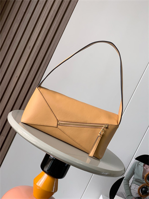 Loewe Puzzle Hobo Bag In Classic Calfskin