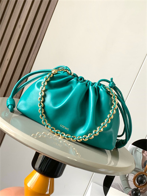 Loewe Medium Flamenco Purse in  Mellow nappa Lambskin