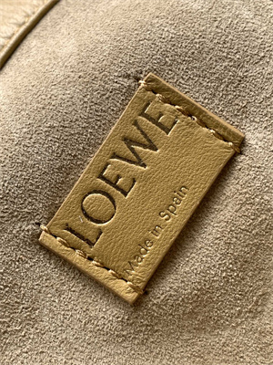 Loewe Medium Flamenco Purse in  Mellow nappa Lambskin