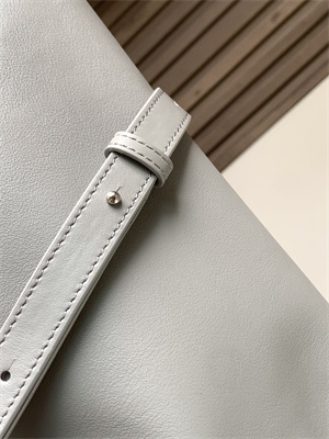 Loewe Medium Flamenco clutch in nappa calfskin