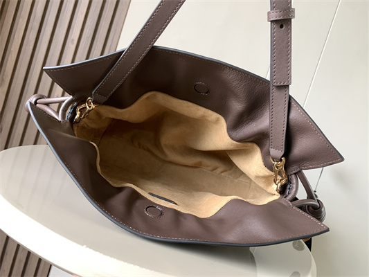 Loewe Medium Flamenco clutch in nappa calfskin