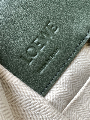 Loewe Compact Hammock bag in Classic calfskin