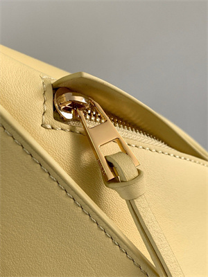Loewe Compact Hammock bag in Classic calfskin