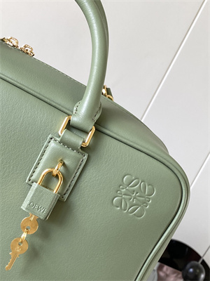 Loewe Amazona 28 Bag In Nappa Calfskin Green