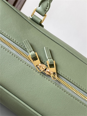 Loewe Amazona 28 Bag In Nappa Calfskin Green