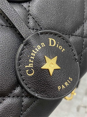 CD Groove 20 Bag Macrocannage Calfskin Black