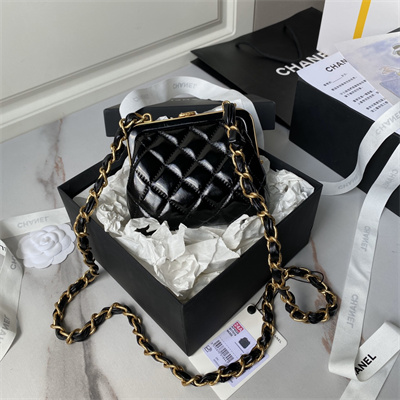 Chanel CLUTCH WITH CHAIN Lambskin Gold-Tone Metal Black AP4028
