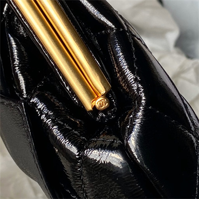 Chanel CLUTCH WITH CHAIN Lambskin Gold-Tone Metal Black AP4028
