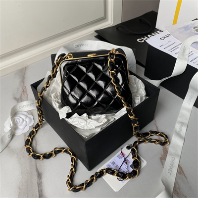 Chanel CLUTCH WITH CHAIN Lambskin Gold-Tone Metal Black/Pink AP4028