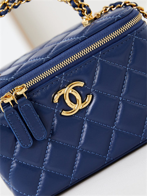 Cha.nel Clutch With Chain Shiny Lambskin & Gold-Tone Metal Blue AP4168