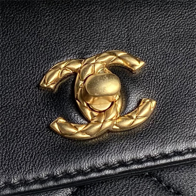 Cha.nel Clutch Lambskin Black AS5038