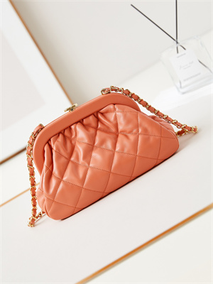 Cha.nel Clutch Lambskin & Gold-Tone Metal Coral AS4717
