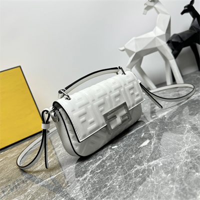 Fen.di BAGUETTE Phone Pouch Nappa Leather White