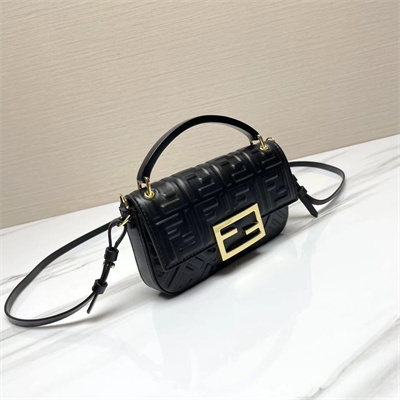 Fen.di BAGUETTE Phone Pouch Nappa Leather Black