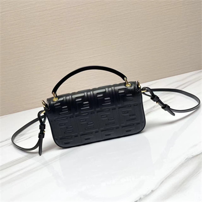 Fen.di BAGUETTE Phone Pouch Nappa Leather Black