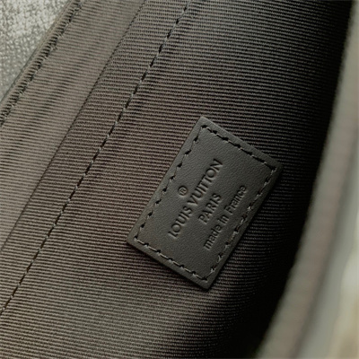 L.V  Steamer PM Bag Monogram Eclipse coated canvas M46953