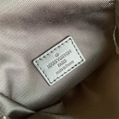 L.V S-Lock Vertical Wearable Wallet Taurillon Monogram leather Black M81524