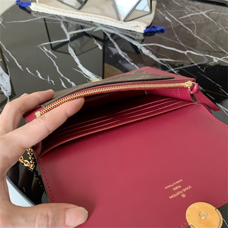 L.V Flore Wallet On Chain Monogram Canvas Fuchsia M67405