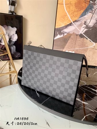 L.V Pochette Voyage MM Damier Graphite N41696