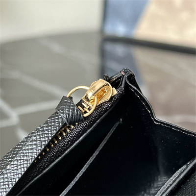 L.V Rosalie Coin Purse Monogram Reverse Canvas M82333