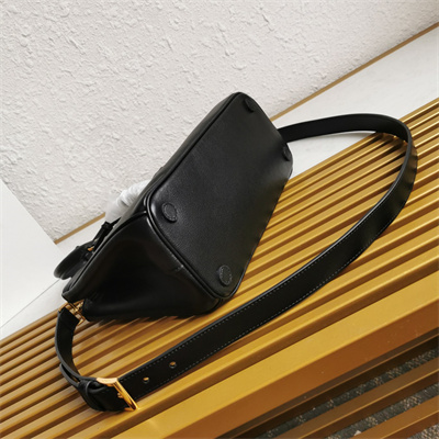 Prada Medium Galleria  leather bag Black Color 1BA863