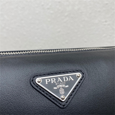 Prada Triangle leather shoulder bag Black Color 2VH155