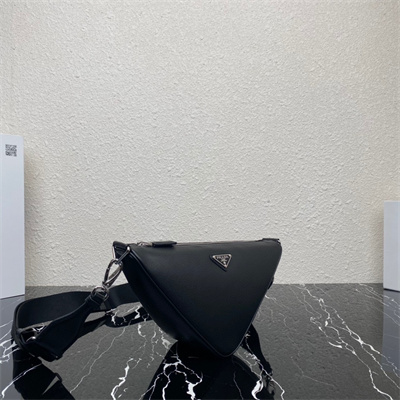 Prada Triangle leather shoulder bag Black Color 2VH155